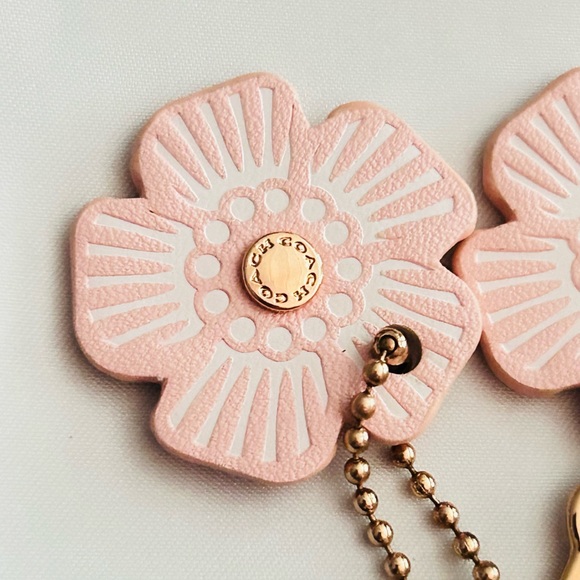 NWOT Coach Tea Rose and Rose Gold Tag Keychain/ Bag Charm - Picture 9 of 12